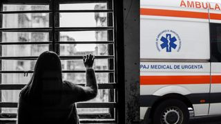 O adolescentă de 13 ani a căzut de la etajul 10. Ea s-ar fi aruncat în gol, după ce s-ar fi certat cu mama sa