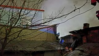 Panică într-un bloc de locuințe din Giurgiu. Un bărbat a ajuns la spital după ce o butelie a explodat într-o garsonieră