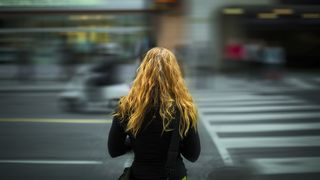 Un bărbat, în vârstă de 47 de ani, și-a violat fiica de 17 ani