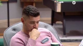 Robert vrea o nouă șansă cu Bianca. Ionuț susține că acesta nu este genul ei de bărbat