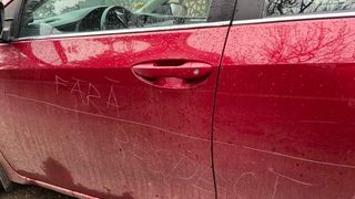 Mașina viceprimarului din municipiului Timișoara, Cosmin Tabără, a fost vandalizată. Ce mesaj a găsit acesta pe mașină