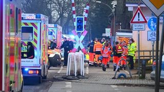 UPDATE: Atac cu cuțitul într-un tren din Germania: cel puțin două persoane au decedat. Atacatorul se află la spital