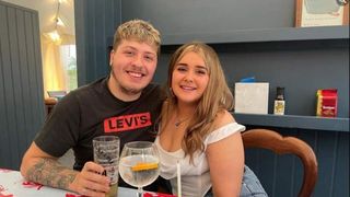 Tragedie &icirc;n Marea Britanie: o t&acirc;nără a murit după ce a amestecat &icirc;n ceai cu lingurița greșită