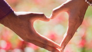 Felicitări și urări frumoase pentru luna iubirii