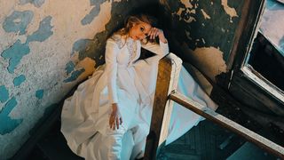 Secretul unei rochii de mireasă constă în "comuniunea" pe care o realizează cu calitățile tale!