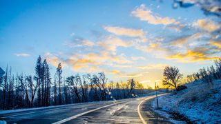 Drumuri închise din cauza poleiului. Ce a transmis Centrul Infotrafic
