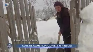 Sute de oameni, prizonieri ai ninsorii
