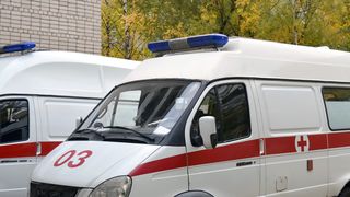 Asistent de pe ambulanță, acuzat că a dezbrăcat o t&acirc;nără de 17 ani