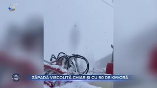 Zăpadă viscolită chiar și cu 90 de kilometri pe oră