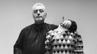 VIDEO - Creatorul de modă Paco Rabanne a murit la vârsta de 88 de ani