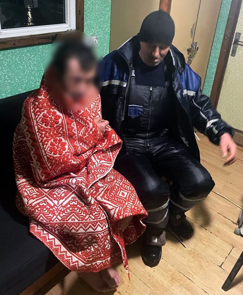 Două persoane aflate pe o ambarcațiune, pe Dunăre, s-au răsturnat. Polițiștii de frontieră au intervenit pentru a-i salva