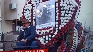 FOTO - Durere fără margini! Cei trei copii care au murit &icirc;n incendiul din Sectorul 5 al Capitalei, după ce mama lor &icirc;i lăsase singuri, au fost &icirc;nmorm&acirc;ntați