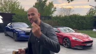 VIDEO. Dezvăluiri incredibile despre viața modestă a fraților Tate când au sosit în România. Micul orășel unde nu își permiteau o mașină