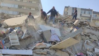 45 de state vor să ajute Turcia după cutremur - Numărul morților a crescut la 1600
