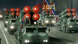 Paradă nucleară la Phenian