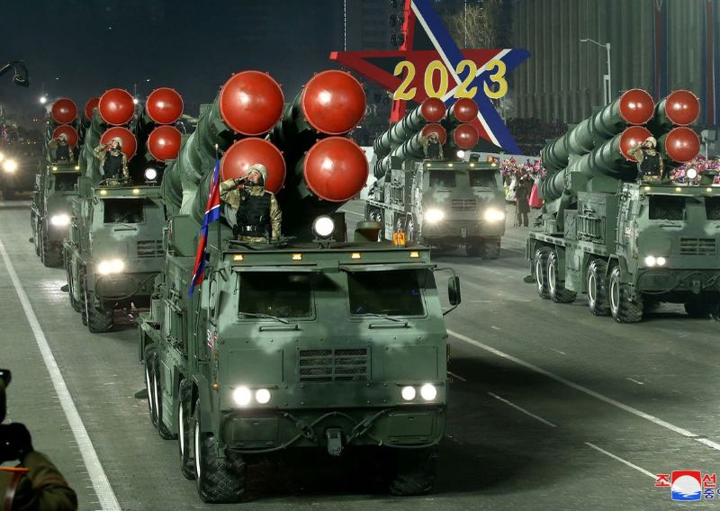 Paradă nucleară la Phenian