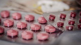 VIDEO- Unele medicamente de răceală și gripă ar putea provoca accidente vasculare. Avertismentul EMA