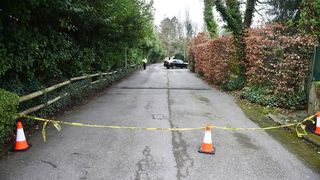 O adolescentă &icirc;n v&acirc;rstă de 16 ani a fost găsită fără suflare &icirc;ntr-un parc din Warrington