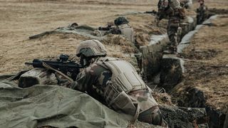 Sfârșit tragic pentru un militar din cadrul Forțelor Aeriene Române. A fost găsit fără suflare în camera lui