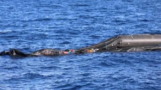 Cel puțin 73 de migranți sunt dați dispăruți și considerați morți după ce vasul în care erau s-a răsturnat în Libia/ 7 migranți au înotat la mal și sunt acum la spital