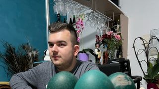 Incredibil! Cum a ajuns un t&acirc;năr din Arad să v&acirc;ndă un ou cu 150 de lei