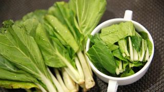 Varza chinezească. Ce este și cum se consumă?