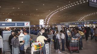 Italia, Marea Britanie și Germania,  paralizate de proteste. Mii de zboruri sunt anulate pe mai multe aeroporturi. Circulația feroviară perturbată din cauza grevelor