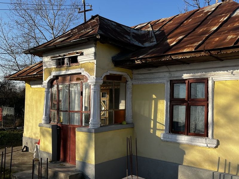 Cum influențează geamurile de tip termopan și becurile LED educația unor copii expuși sărăciei energetice