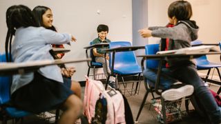 Un copil abandonat care stătea într-un centru familial s-a sinucis după ce a fost criticat pentru orientarea sexuală