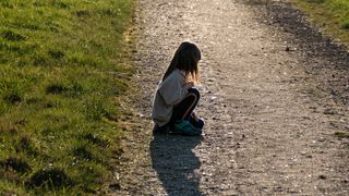 Un copil abandonat care stătea într-un centru familial s-a sinucis după ce a fost criticat pentru orientarea sexuală