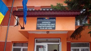 VIDEO- O grădiniță din Târgu Jiu impune semnarea declarațiilor pe proprie răspundere: părinții trebuie să-și asume riscul unui cutremur