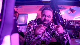 VIDEO- Florin Salam a fost ridicat de procurorii DIICOT. Cântărețul este audiat într-un dosar de cămătărie şi proxenetism