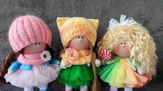 &Icirc;n Rom&acirc;nia, ucrainencele &icirc;ncearcă să-și c&acirc;știge existența cu ajutorul abilităților deoarece trebuie să se ocupe și de copii.