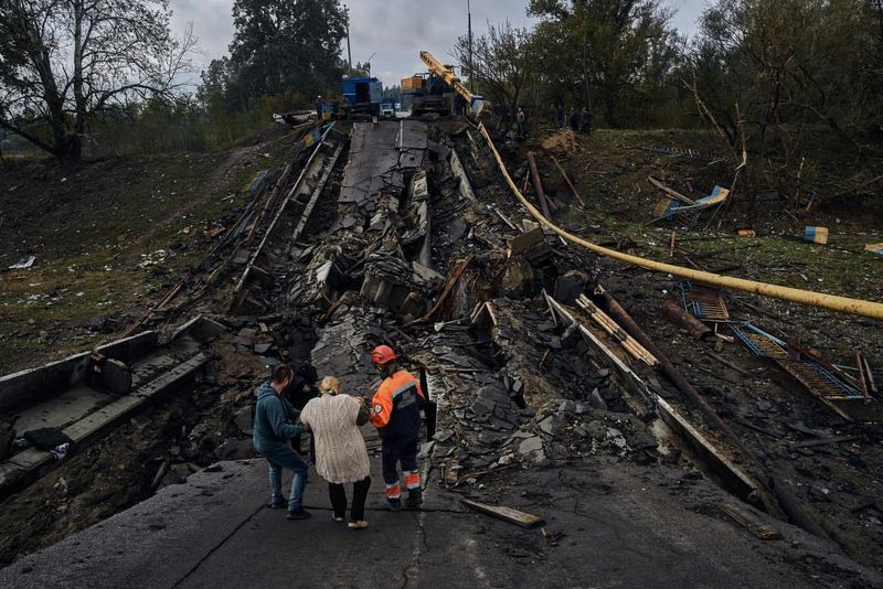 Astăzi se împlinește un an de la începerea invaziei ruse în Ucraina, iar finalul este mai incert pe zi ce trece din cauza luptelor care continuă