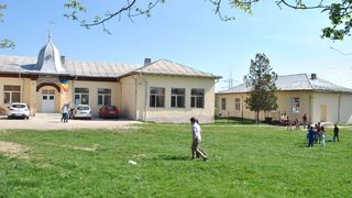 O biserică și o școală din Gorj, afectate după cutremurele din ultimele două săptămâni, vor fi demolate