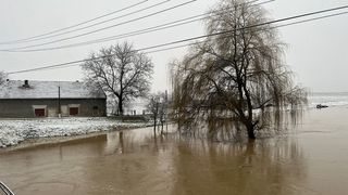 VIDEO - UPDATE: Cod roșu de inundații în Timiș. Zeci de școlari au fost evacuați