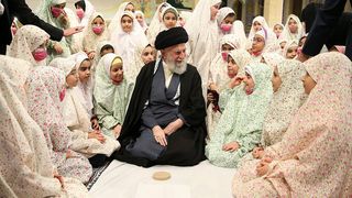 Sute de fete au fost otrăvite &icirc;n Iran pentru a le &icirc;mpiedica să meagă la școală