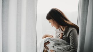 VIDEO - Mamele vor putea beneficia de consiliere psihologică decontată prin CAS, pe o perioadă de 4 luni de la naștere