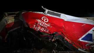 UPDATE/FOTO - Cel puțin 38 de persoane au murit, iar 100 au fost rănite după ce două trenuri s-au ciocnit în Grecia