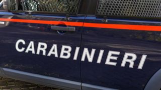 Doi români au ajuns în spatele gratiilor după ce s-au încăierat într-un club din Italia. Bărbații sunt acuzați de tentativă de omor