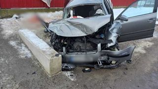 Cinci tineri au fost răniți &icirc;ntr-un grav accident rutier