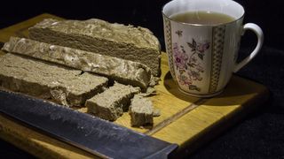 Pateul vegetal, margarina, halvaua sau sucul tip ceai sunt printre produsele cele mai periculoase de post