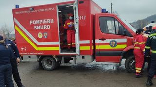 Un muncitor a fost surprins sub un mal de pământ la Iași