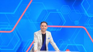 Ediție specială "Jocul cuvintelor cu Dan Negru" de 1 Martie, la Kanal D  “În copilărie, pregăteam felicitări pentru mama la școală și i le dăruiam cu mare bucurie”