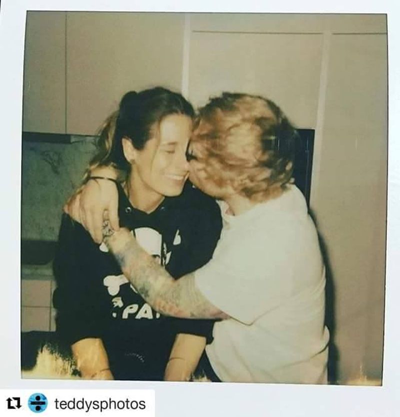 Artistul Ed Sheeran a făcut dezvăluiri despre perioada grea prin care a trecut alături de soția sa, diagnosticată cu o tumoră în timpul sarciniiArtistul Ed Sheeran a făcut dezvăluiri despre perioada grea prin care a trecut alături de soția sa, diagnostica