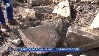 Sarcofag roman unic... distrus de Dorel