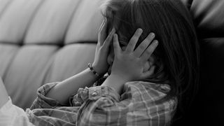 VIDEO - Caz șocant în Buzău! Un bărbat de 51 de ani a violat o fetiță și ar fi abuzat mai multe minore în decurs de un an jumătate