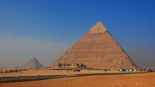 Un coridor ascuns, lung de nouă metri, a fost descoperit în apropierea intrării principale a Marii Piramide din Giza
