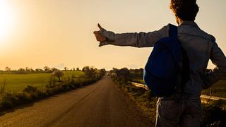 Cum a reușit un român să păcălească zeci de persoane pe șoselele din Italia: „Ni s-a părut disperat”