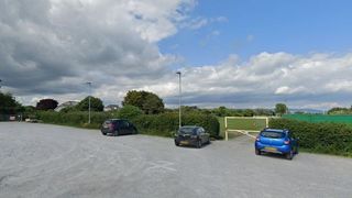 Un copil de 7 ani a murit strivit în parcare după un meci de rugby, în timp ce își schimba ghetele